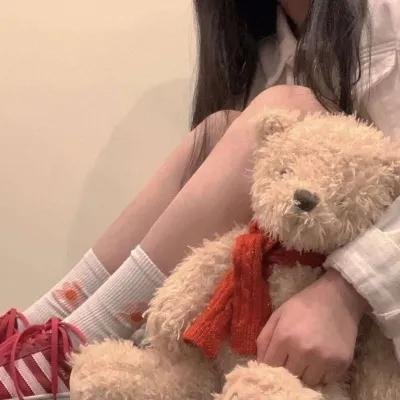 过气明星旧照被扒，双方工作室齐声否认，三天三夜持续发酵